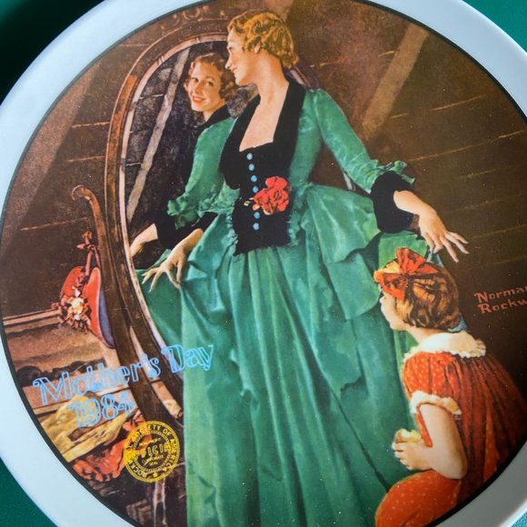 Two Norman Rockwell Mother's day plates 1984 "Grandma's Courting Dress" - Picture 2 of 3